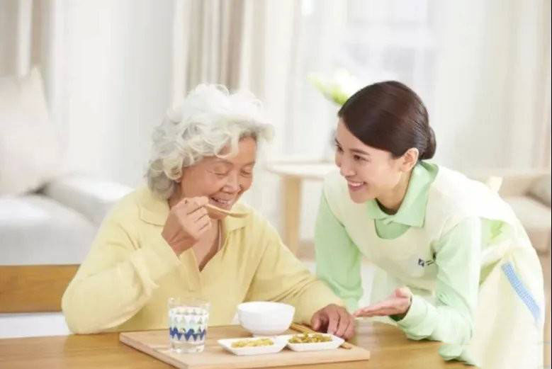 養老服務(wù)在發(fā)展中存在的問(wèn)題